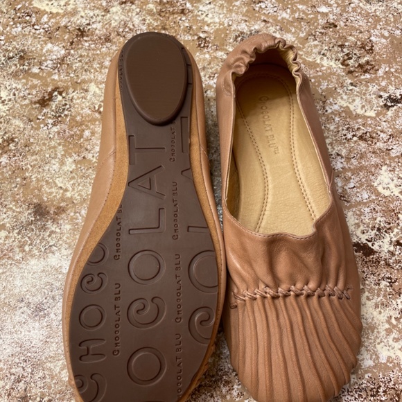 Chocolate Blu - Picture 2 of 3